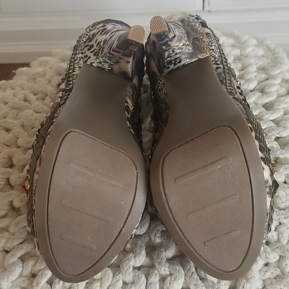 NWT Jewelled Royal Zigisoho Platforms - Picture 6 of 8